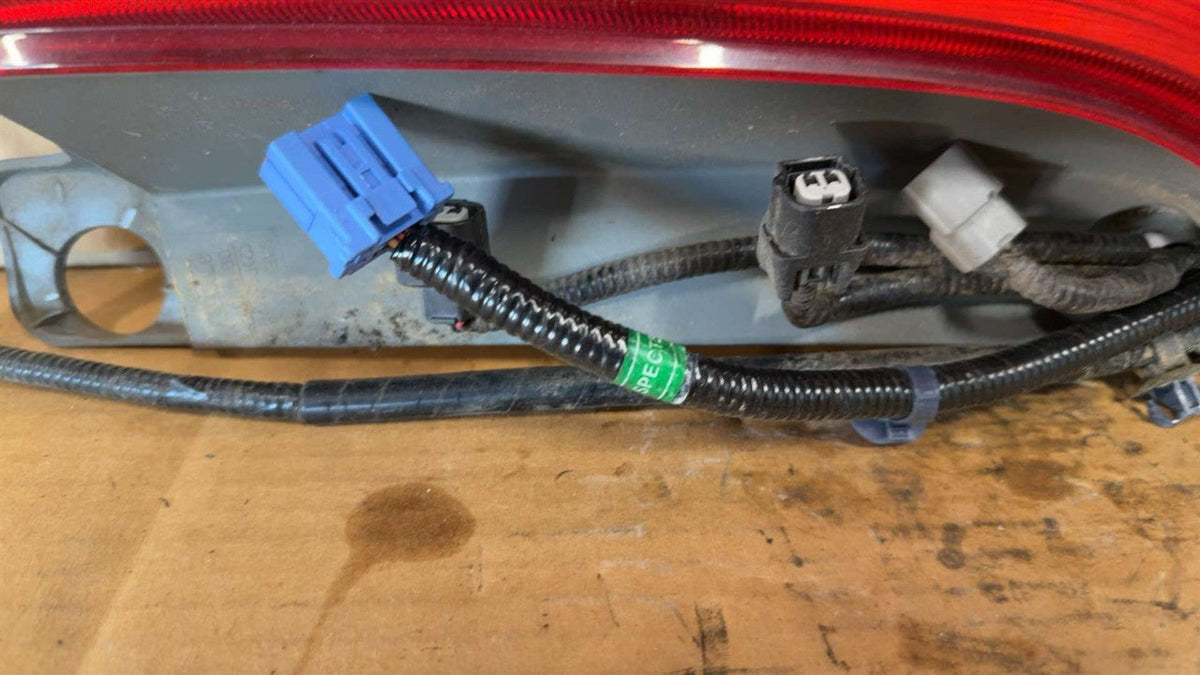 Tail Light from a 2014 Honda CR-V, upper, left side, photo 2