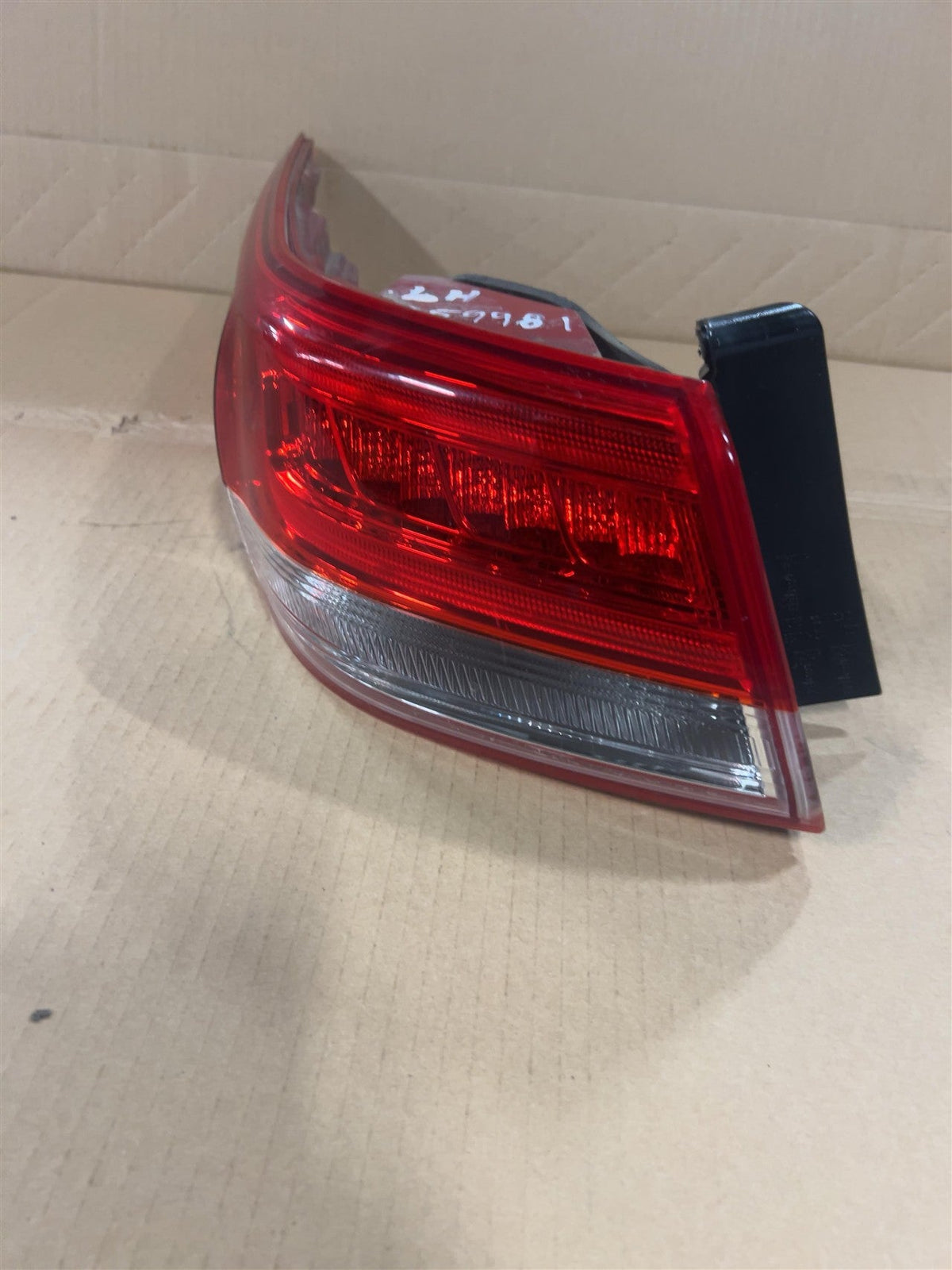 Tail Light from a 2016 Kia Optima, left side, photo 2