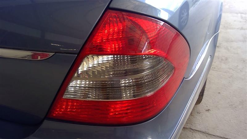 Tail Light from a 2007 Mercedes-Benz, right side, photo 1