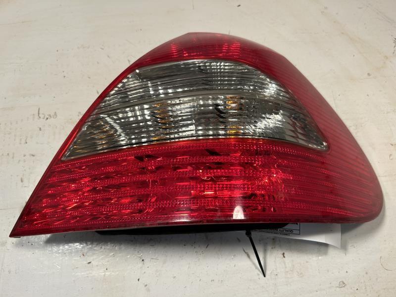Tail Light from a 2007 Mercedes-Benz, left side, photo 2