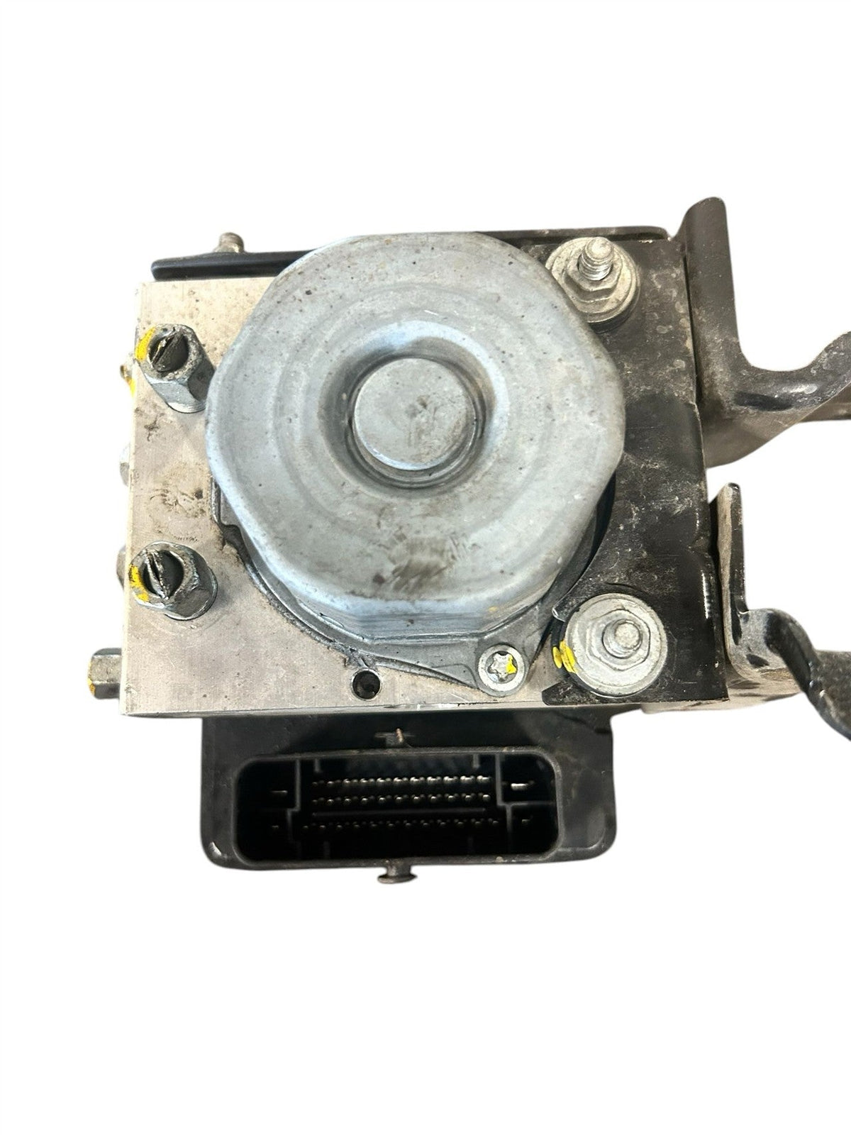 ABS Pump Module from a 2019 Nissan Versa, photo 1