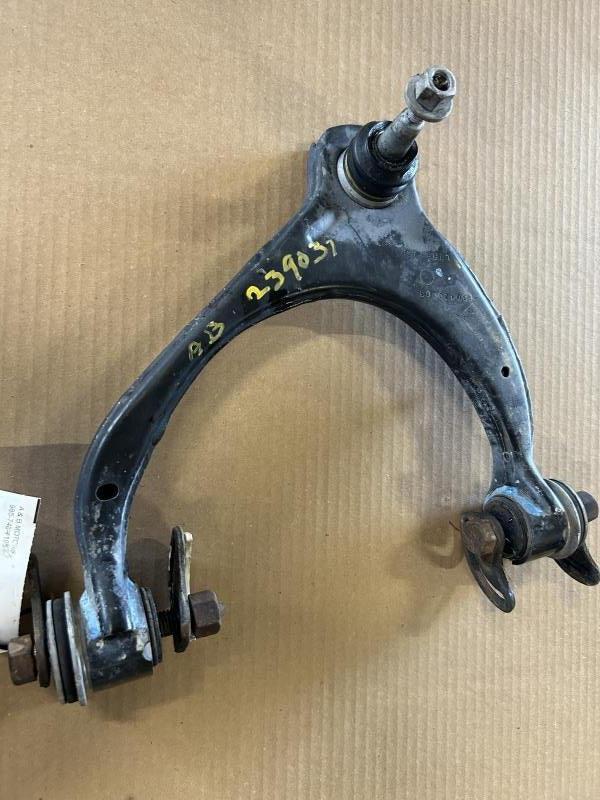 Upper Control Arm from a 2017 Chevrolet Silverado 1500, front, left side, photo 1