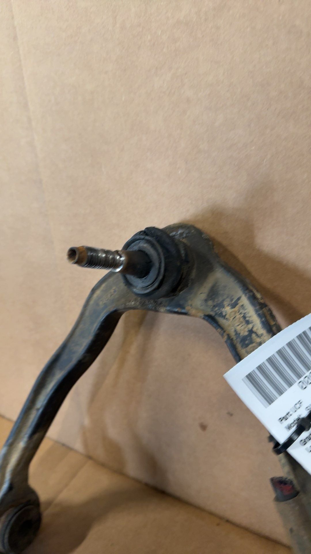 Upper Control Arm from a 2002 Chevrolet Silverado 1500, front, right side, photo 3