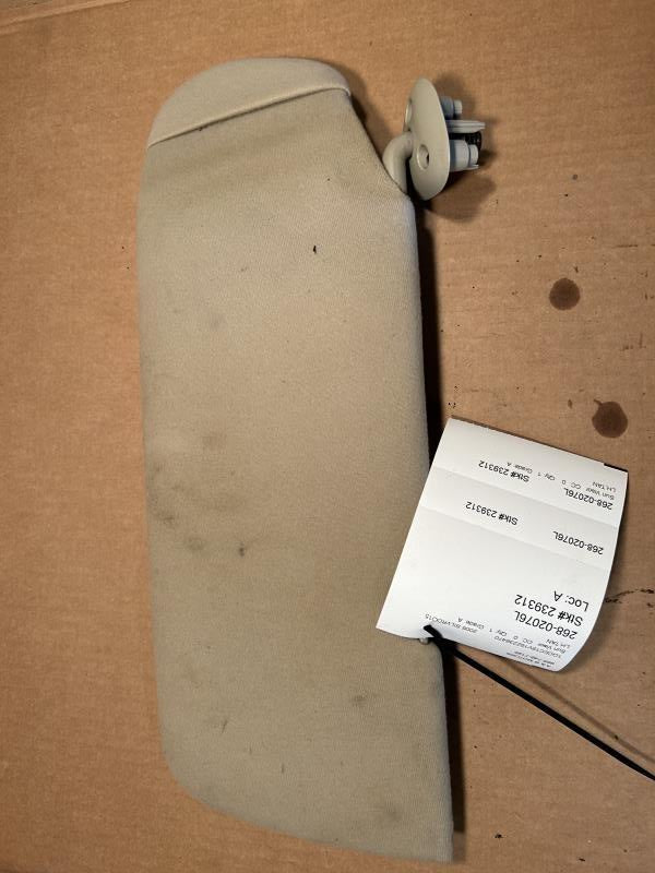 Sun Visor from a 2006 Chevrolet, right side, photo 1