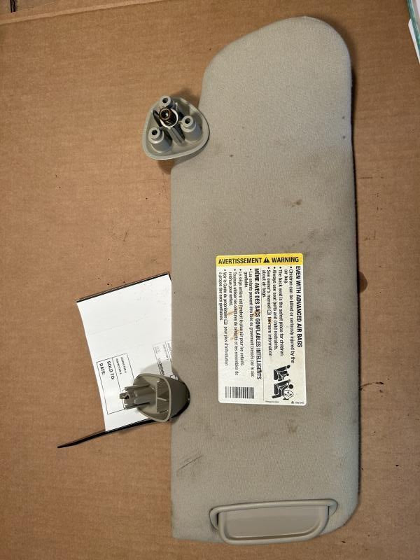 Sun Visor from a 2006 Chevrolet, right side, photo 2