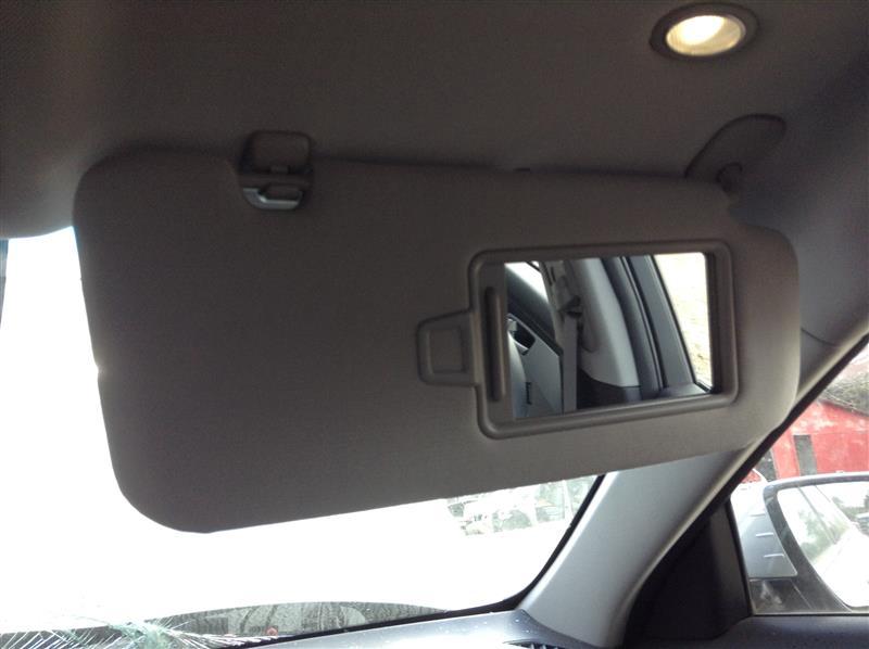 Sun Visor from a 2015 Hyundai Genesis, right side, photo 2