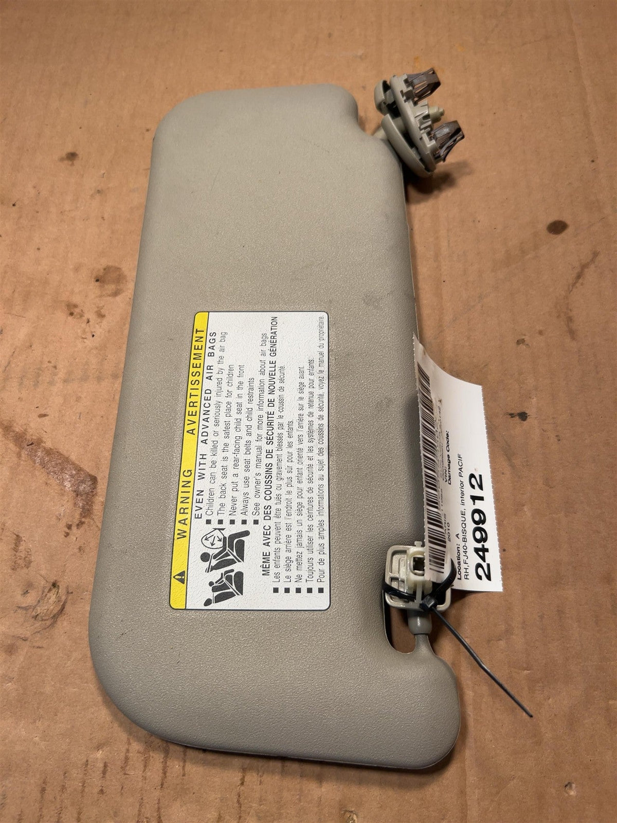 Sun Visor from a 2010 Toyota Yaris, right side, photo 2