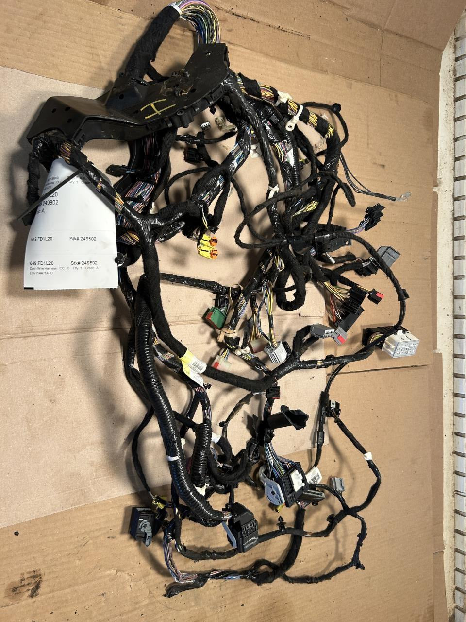 Dash Wire Harness from a 2020 Ford Fusion, photo 1