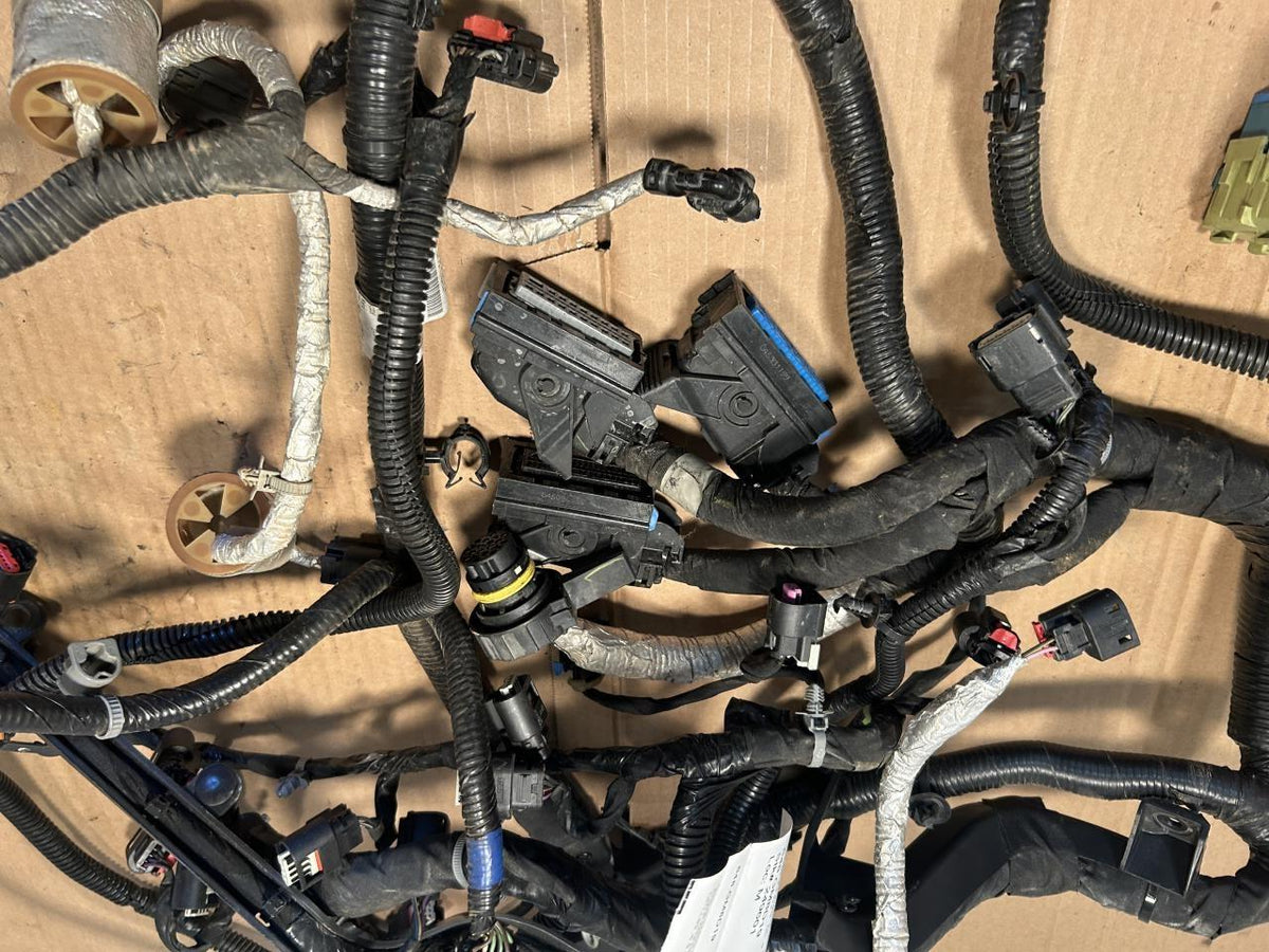 Engine Wire Harness from a 2019 Chevrolet Tahoe, photo 3