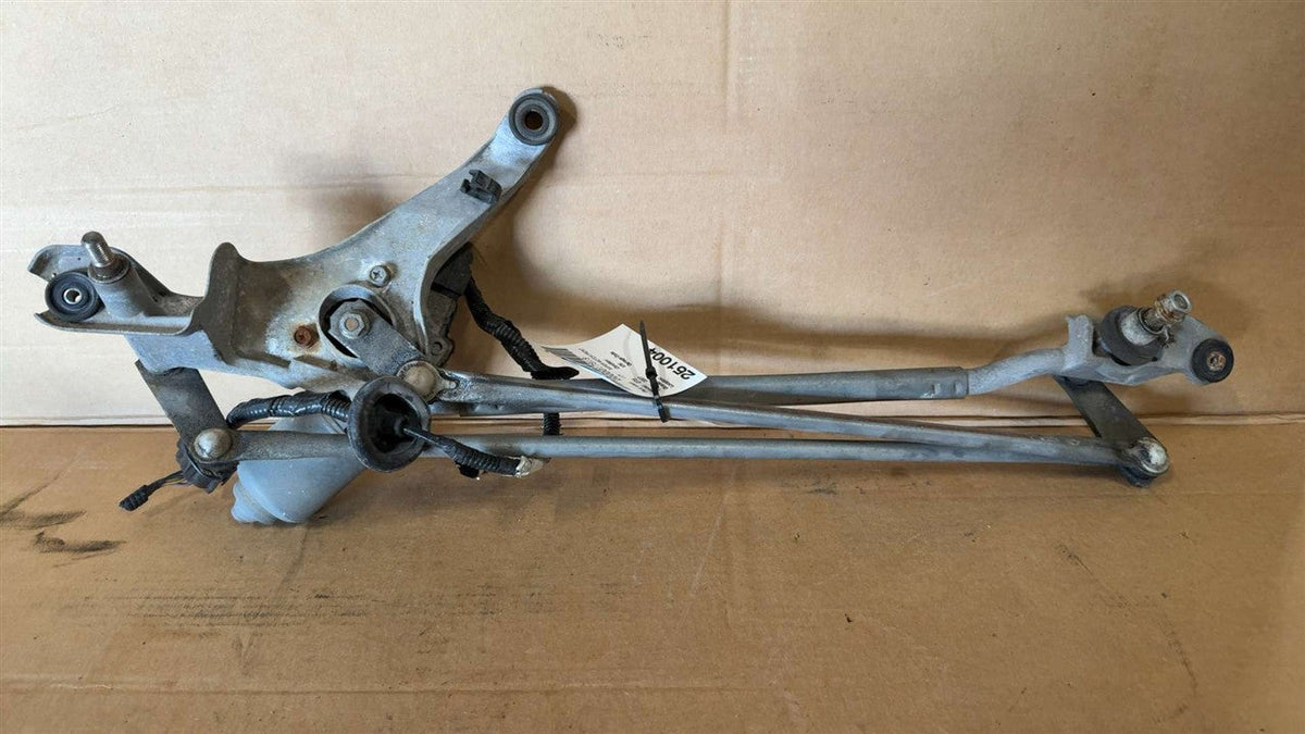 Windshield Wiper Motor from a 2007 Cadillac, photo 1