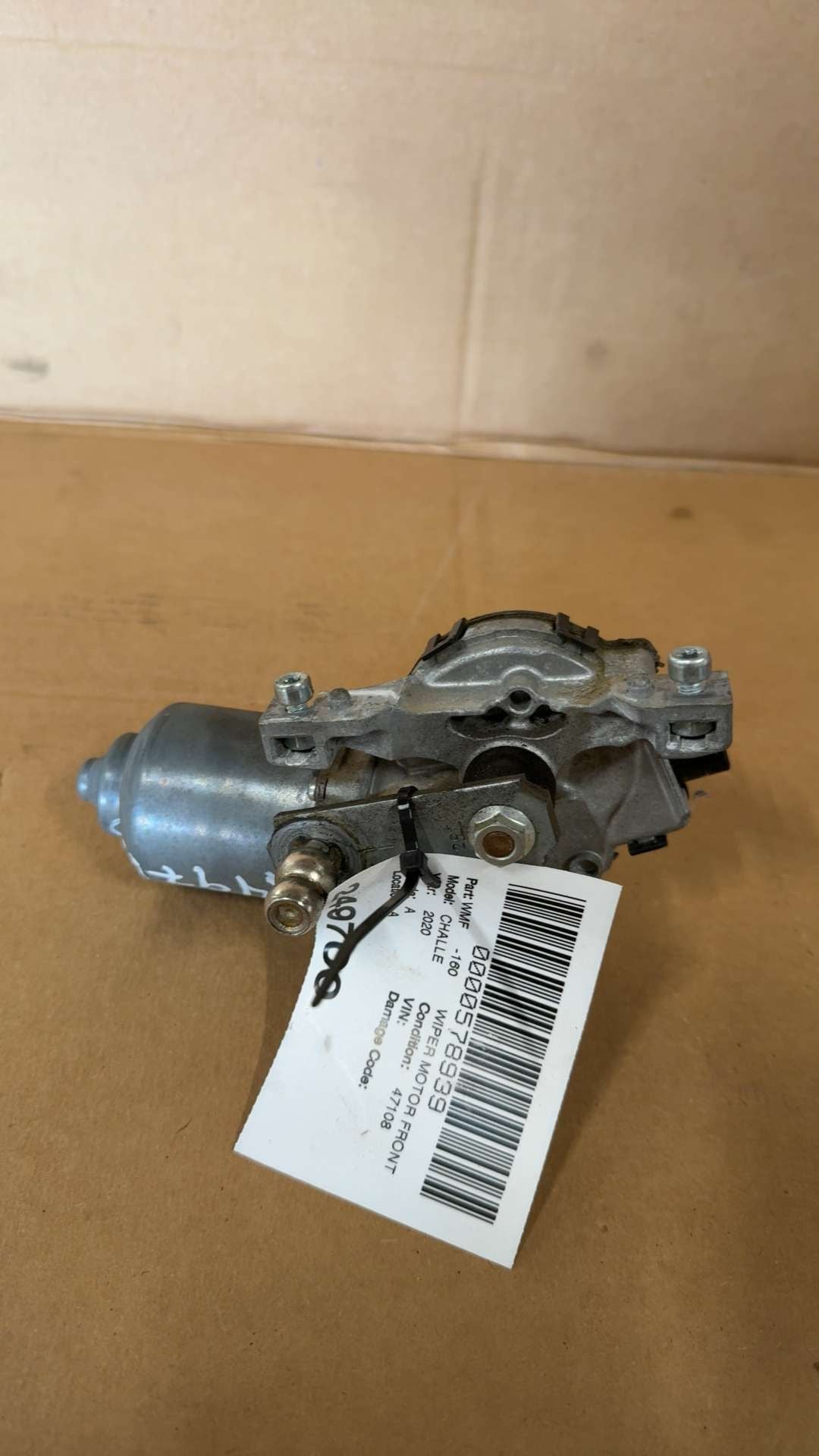 Windshield Wiper Motor from a 2020 Dodge Challenger, photo 3
