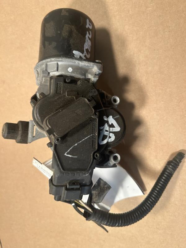 Windshield Wiper Motor from a 2014 Chevrolet Sonic, photo 2