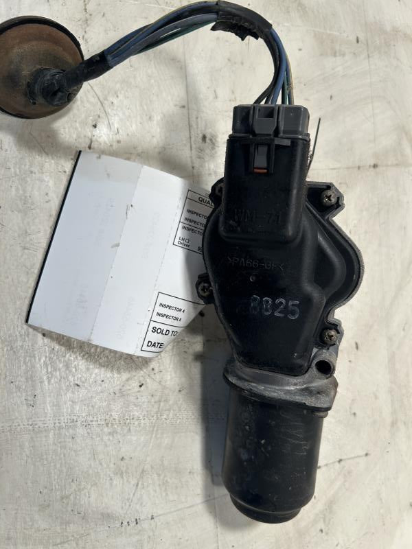 Windshield Wiper Motor from a 1999 Honda Accord, photo 2