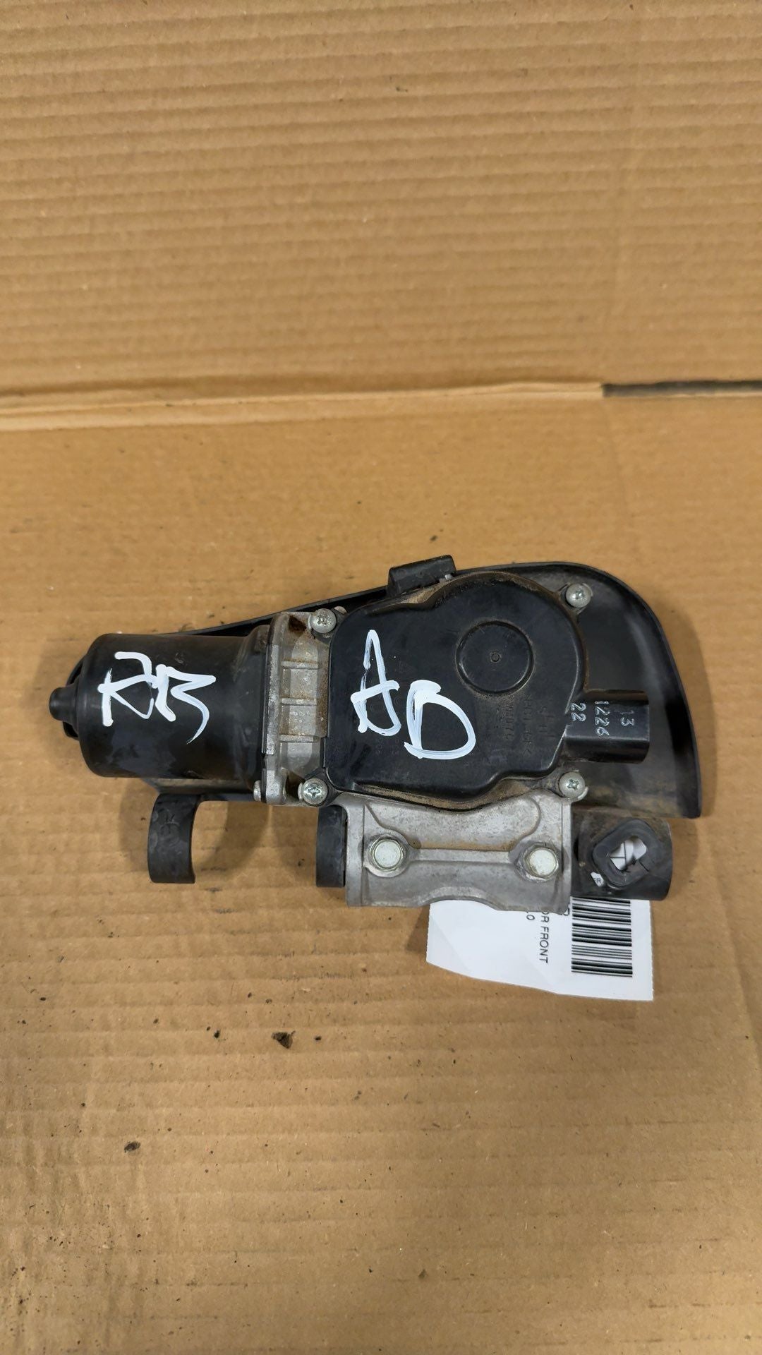 Windshield Wiper Motor from a 2012 Honda Accord, photo 1