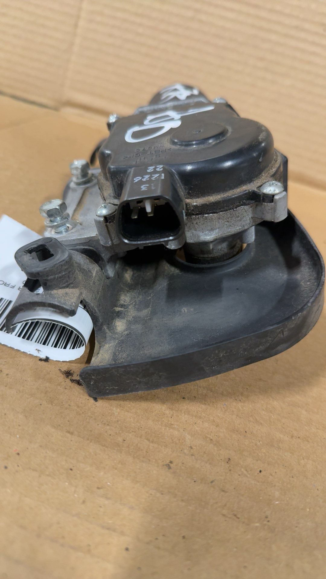 Windshield Wiper Motor from a 2012 Honda Accord, photo 2