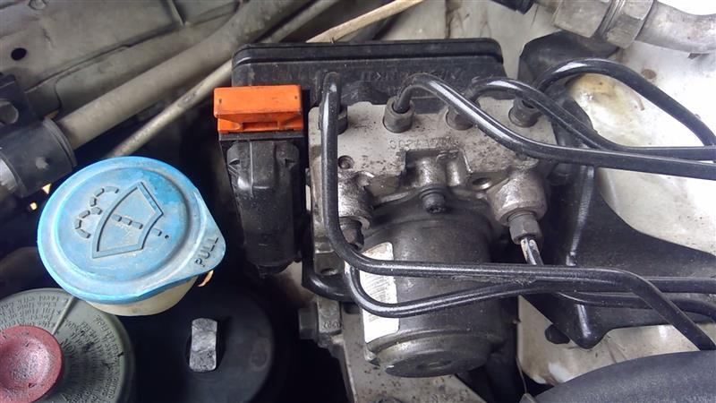 ABS Pump Module from a 2004 Honda Accord, photo 1