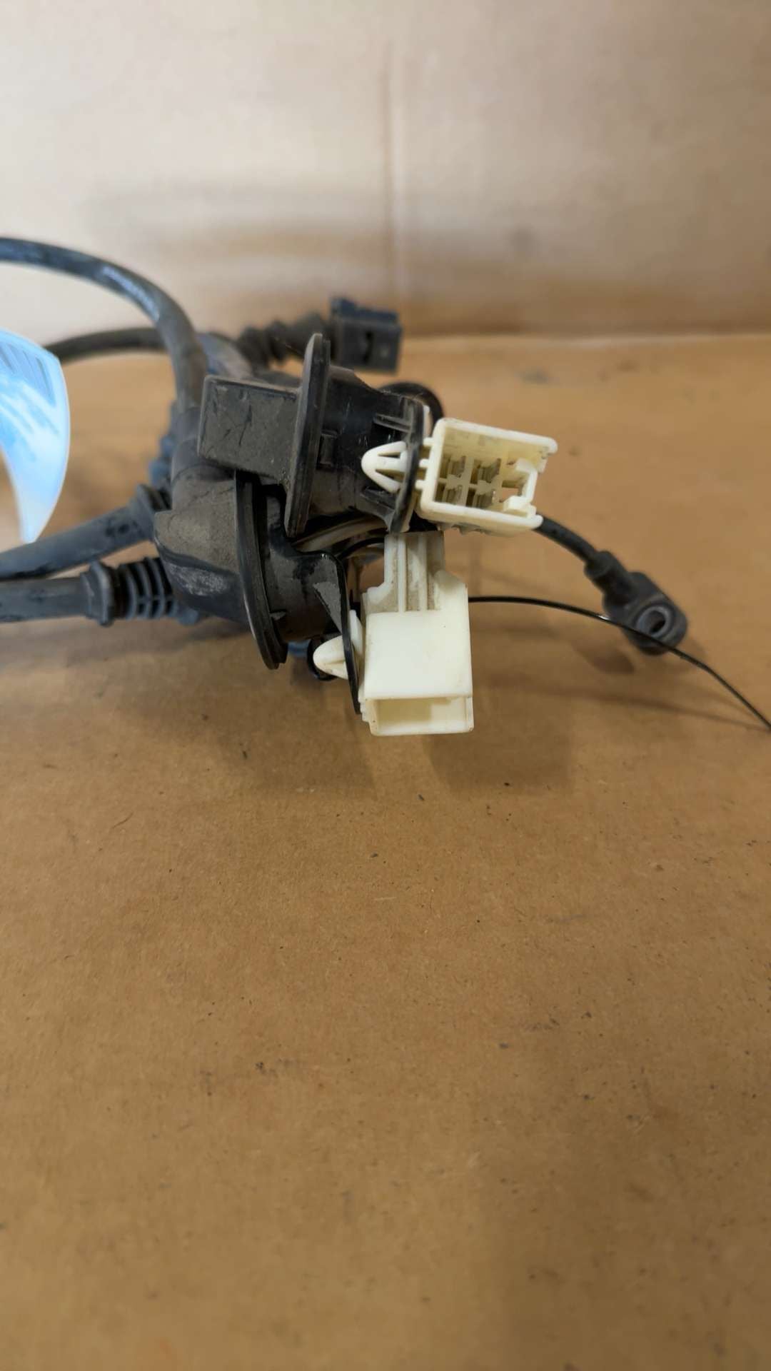 ABS Wheel Speed Sensor from a 2016 Mazda CX-5, photo 3