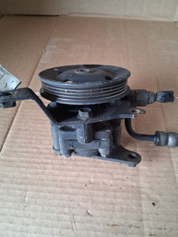 Power Steering Pump from a 2005 Toyota Camry, photo 1