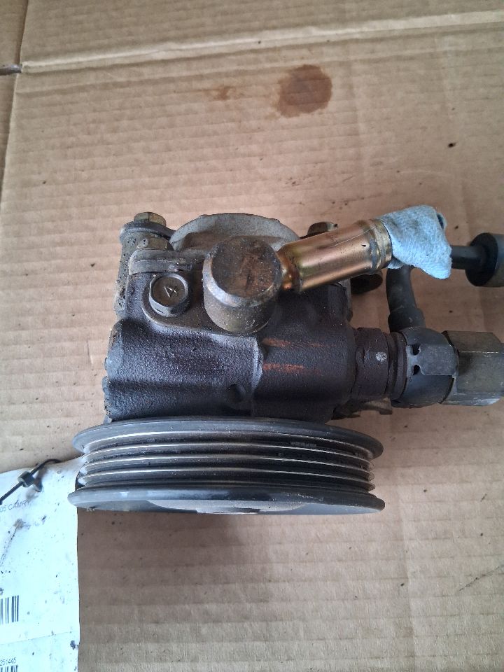 Power Steering Pump from a 2005 Toyota Camry, photo 5