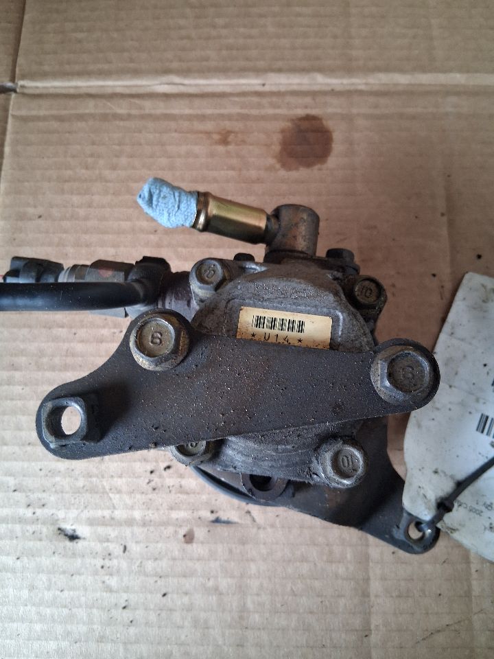 Power Steering Pump from a 2005 Toyota Camry, photo 6