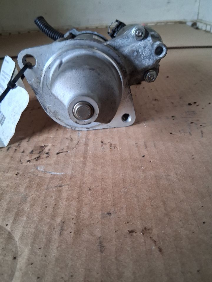 Starter Motor from a 2015 BMW 535i, photo 3