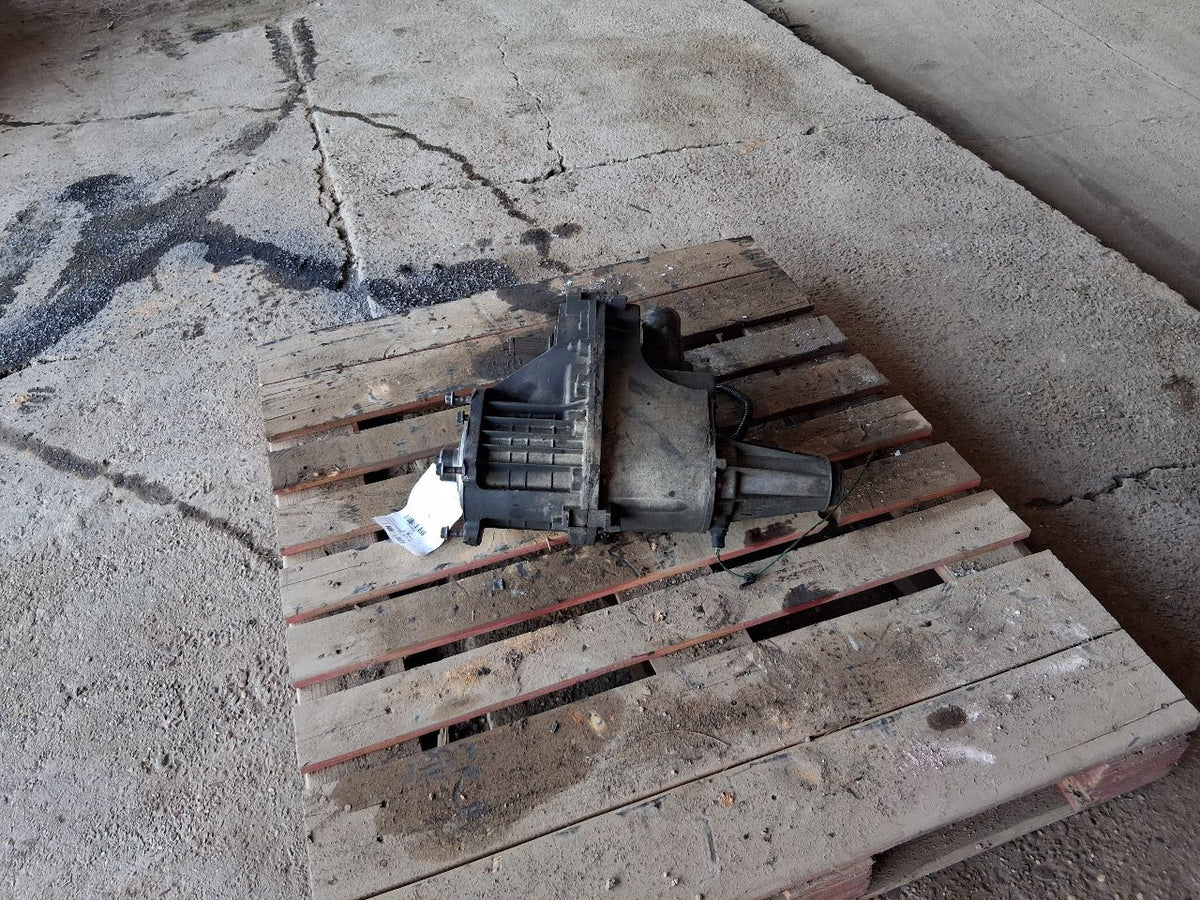Transfer Case from a 2005 Chevrolet Trailblazer EXT, photo 2