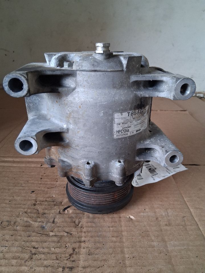 AC Compressor from a 2005 Chevrolet Trailblazer EXT, photo 3