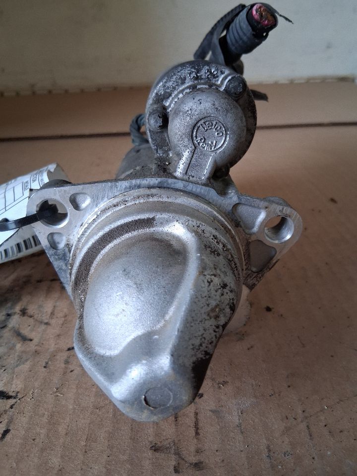 Starter Motor from a 2014 Chevrolet Equinox, photo 1