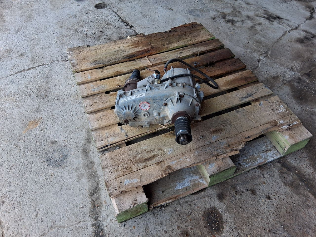 Transfer Case from a 2004 Jeep Liberty, photo 2
