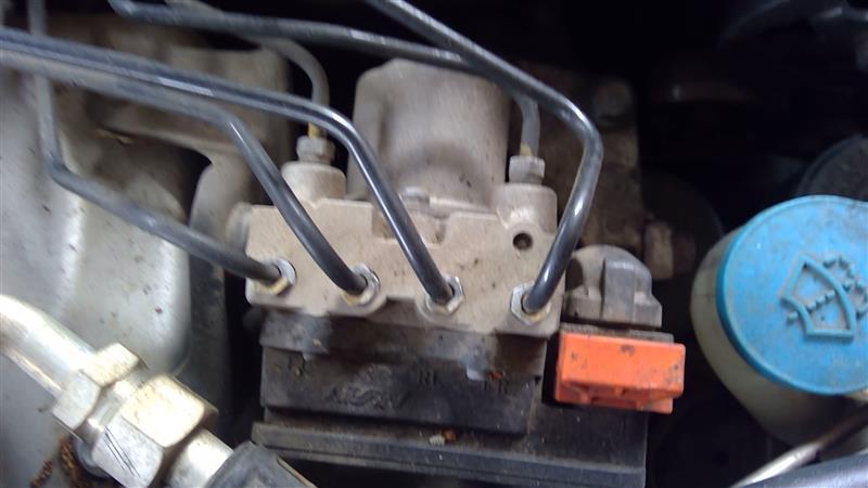ABS Pump Module from a 2007 Honda, photo 1