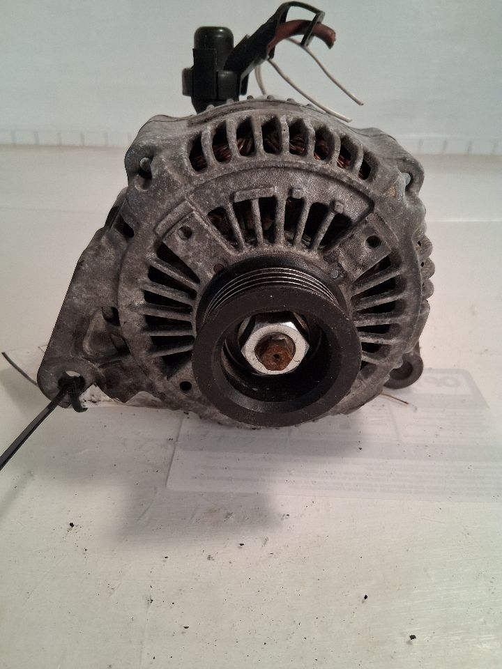 Alternator from a 2004 Jeep Liberty, photo 1
