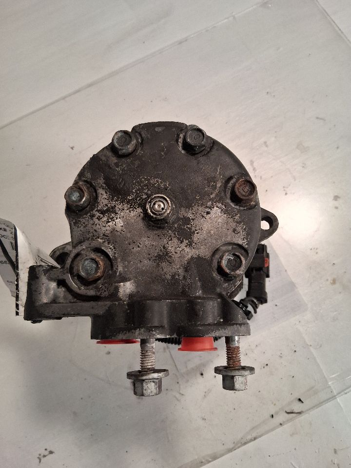 AC Compressor from a 2004 Jeep Liberty, photo 3