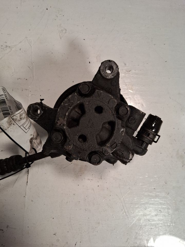 Power Steering Pump from a 2004 Honda Accord, photo 2