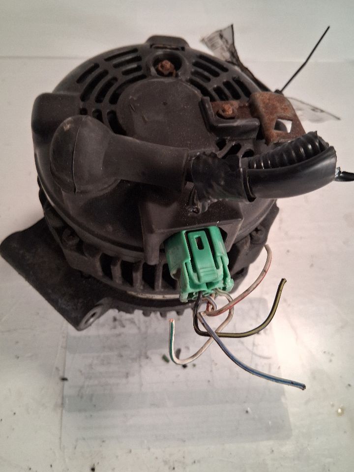 Alternator from a 2004 Honda Accord, photo 4