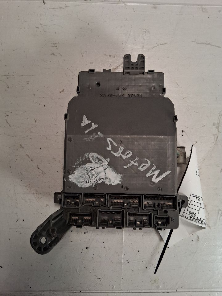 Interior Fuse Box from a 2004 Honda Accord, photo 3