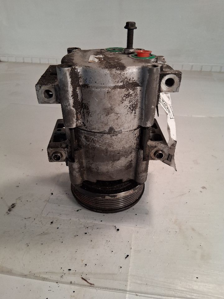 AC Compressor from a 2001 Ford Taurus, photo 1