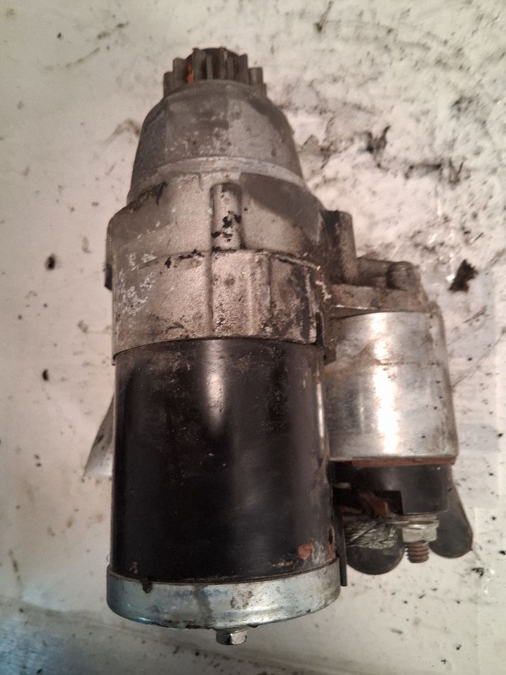 Starter Motor from a 2015 Nissan Altima, photo 3