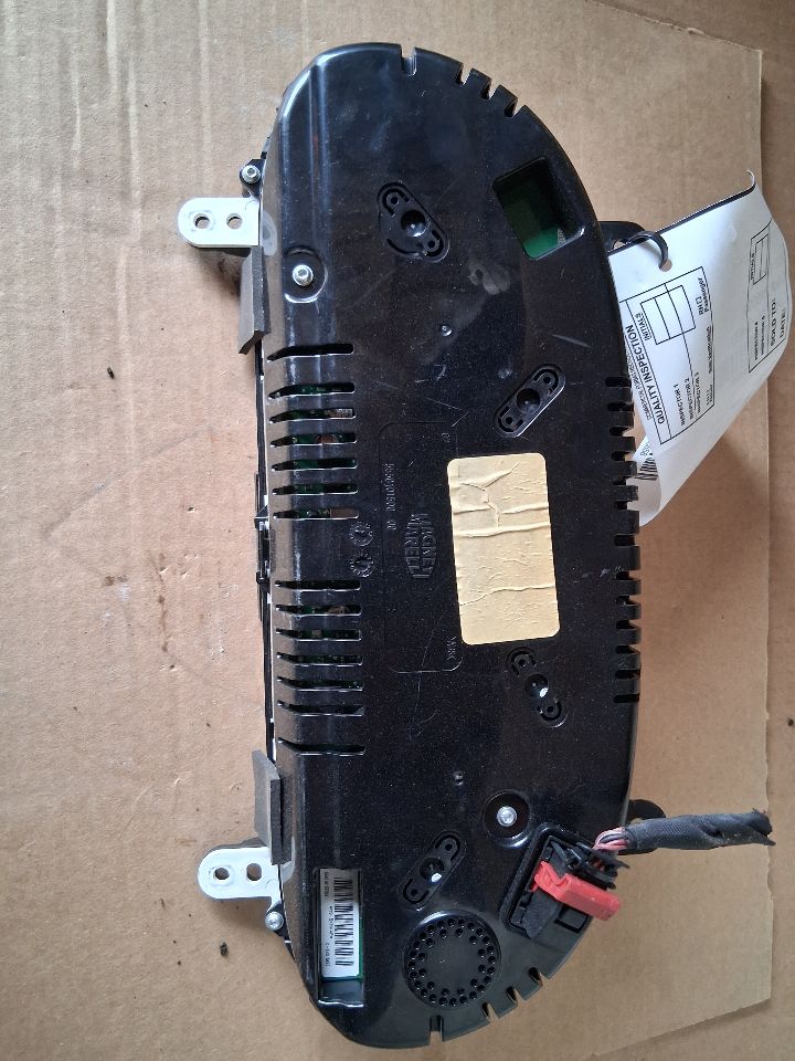 Speedometer Instrument Cluster from a 2015 Dodge Dart, photo 2