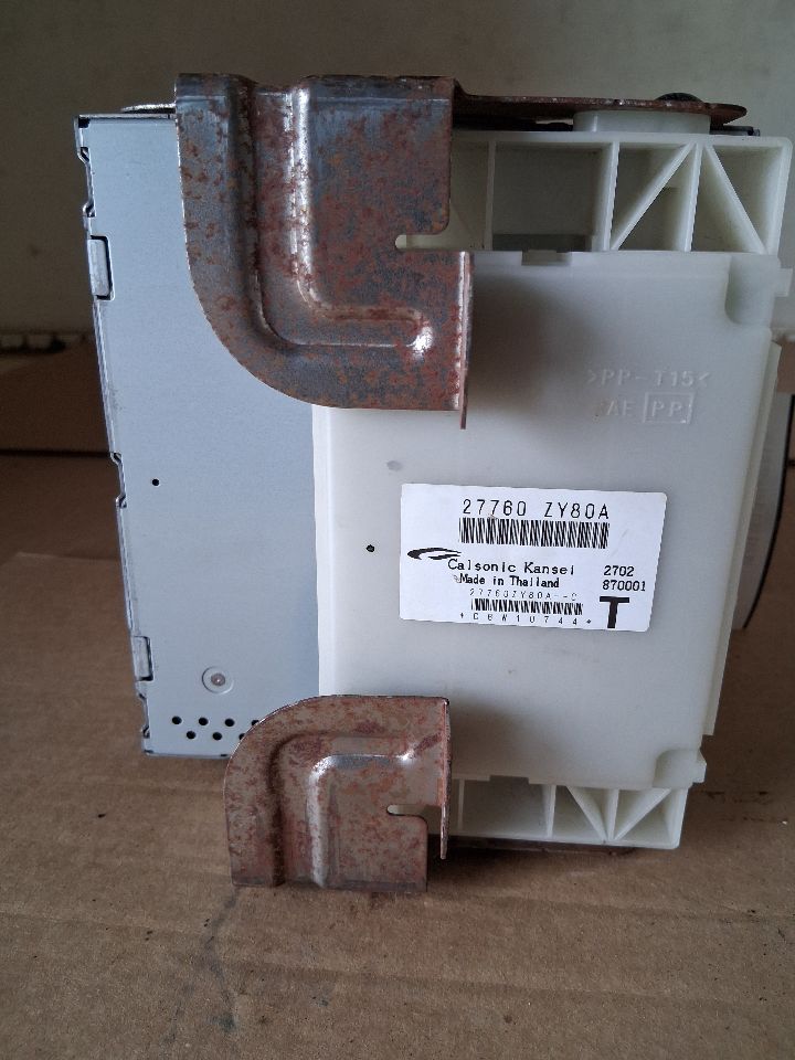 Radio Receiver from a 2013 Nissan Maxima, photo 2