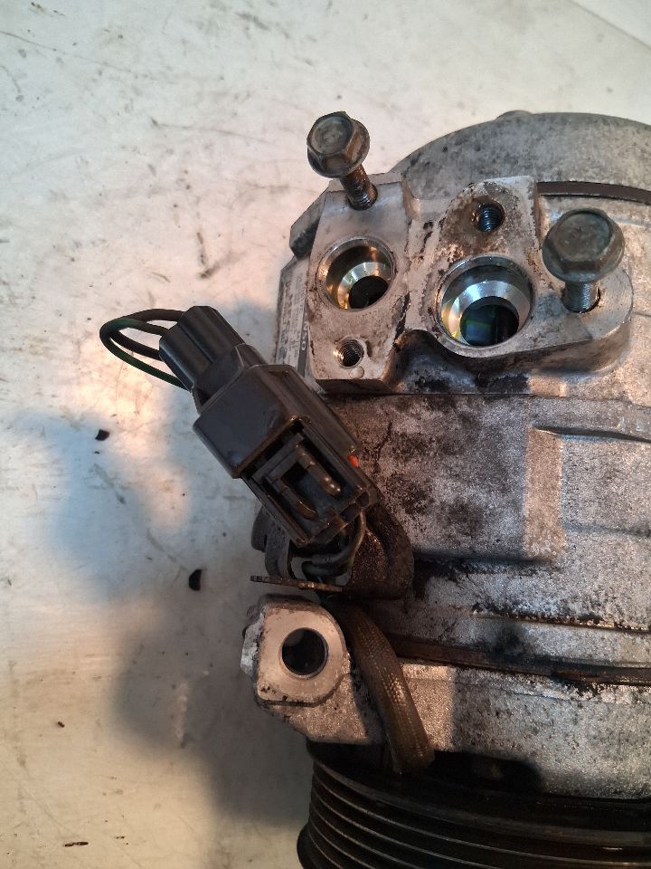 AC Compressor from a 2005 Cadillac CTS, photo 2