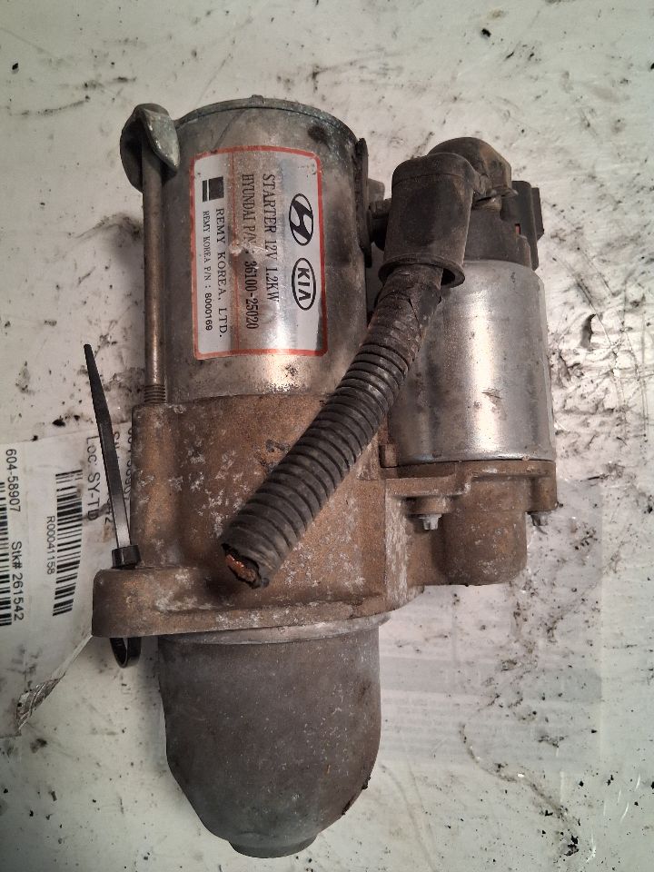 Starter Motor from a 2010 Kia Forte, photo 1