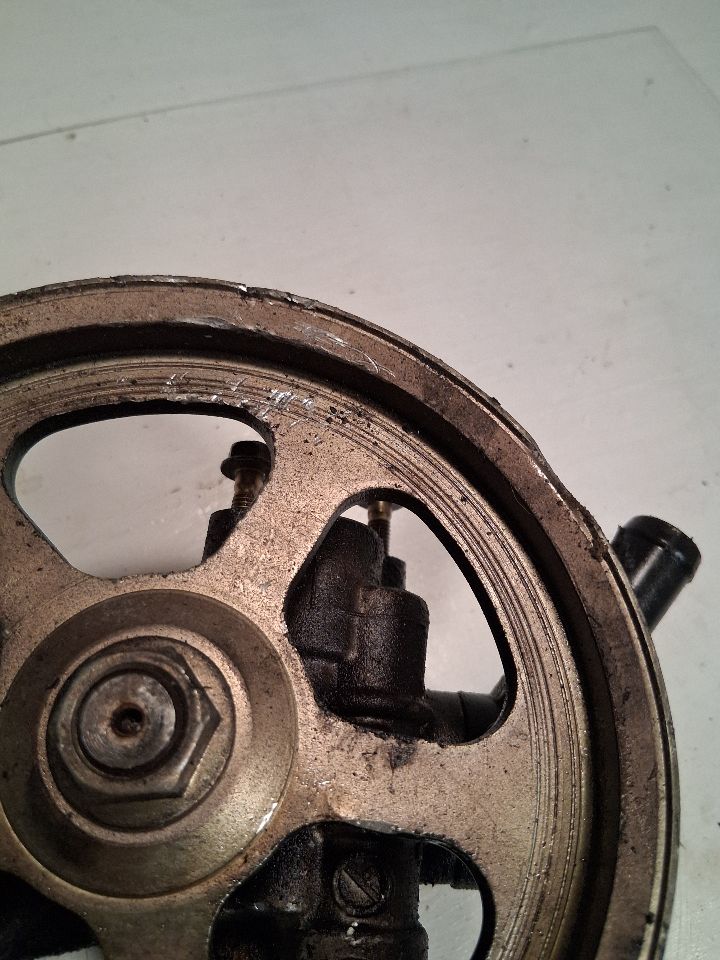 Power Steering Pump from a 2004 Honda Accord, photo 2