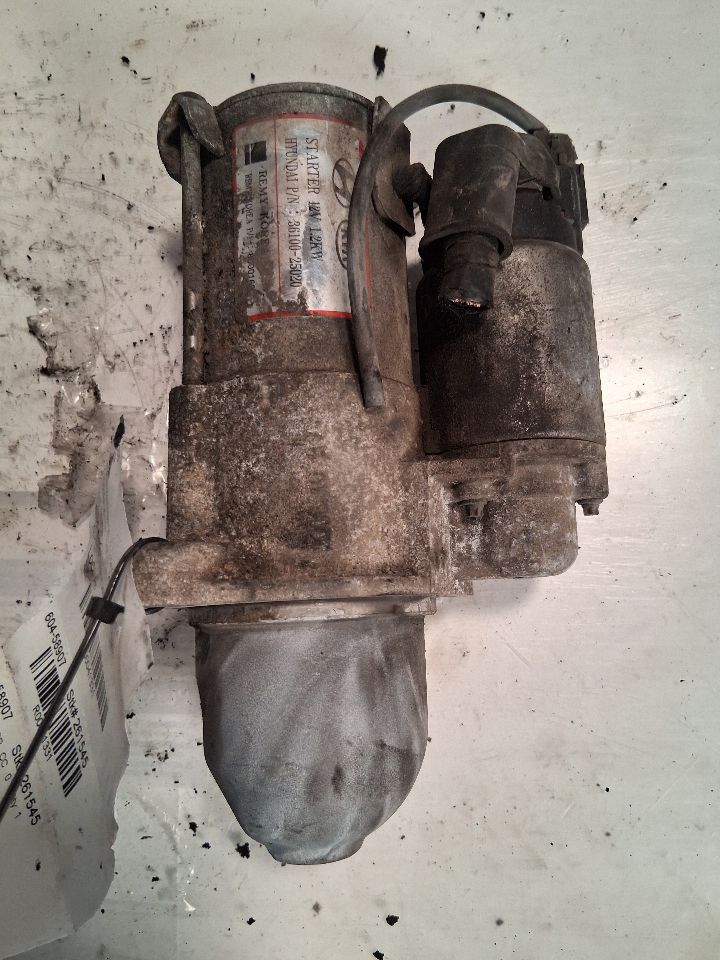 Starter Motor from a 2007 Kia, photo 1