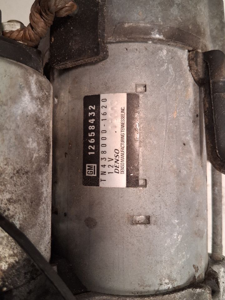 Starter Motor from a 2014 Chevrolet Malibu, photo 2