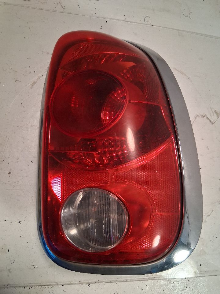 Tail Light from a 2011 Mini Cooper Countryman, right side, photo 2