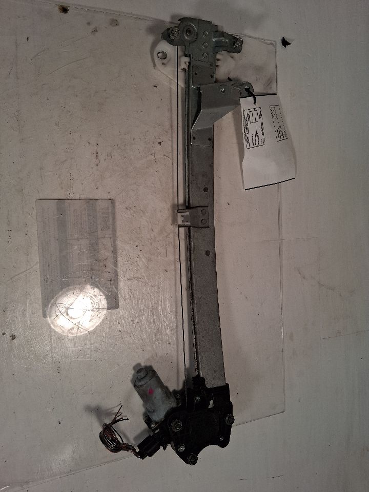 Window Regulator from a 2012 Honda Accord, front, right side, photo 1