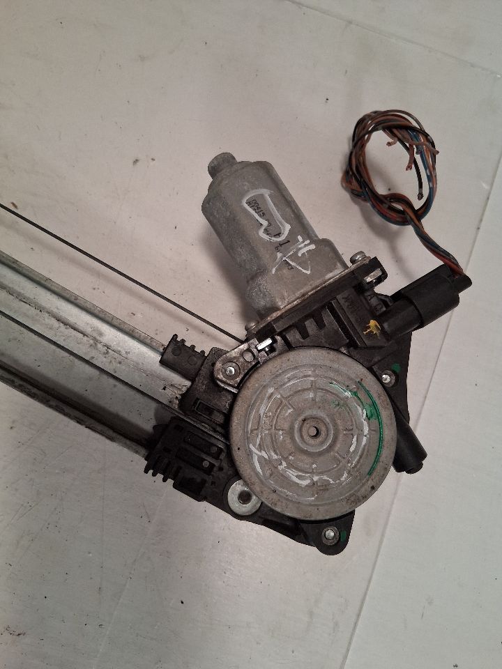 Window Regulator from a 2012 Honda Accord, front, right side, photo 3