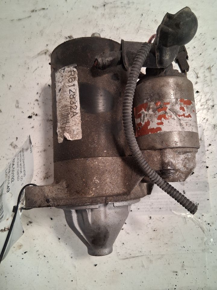 Starter Motor from a 2007 Kia, photo 1