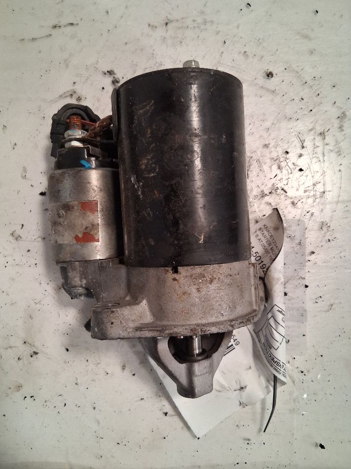Starter Motor from a 2007 Kia, photo 2