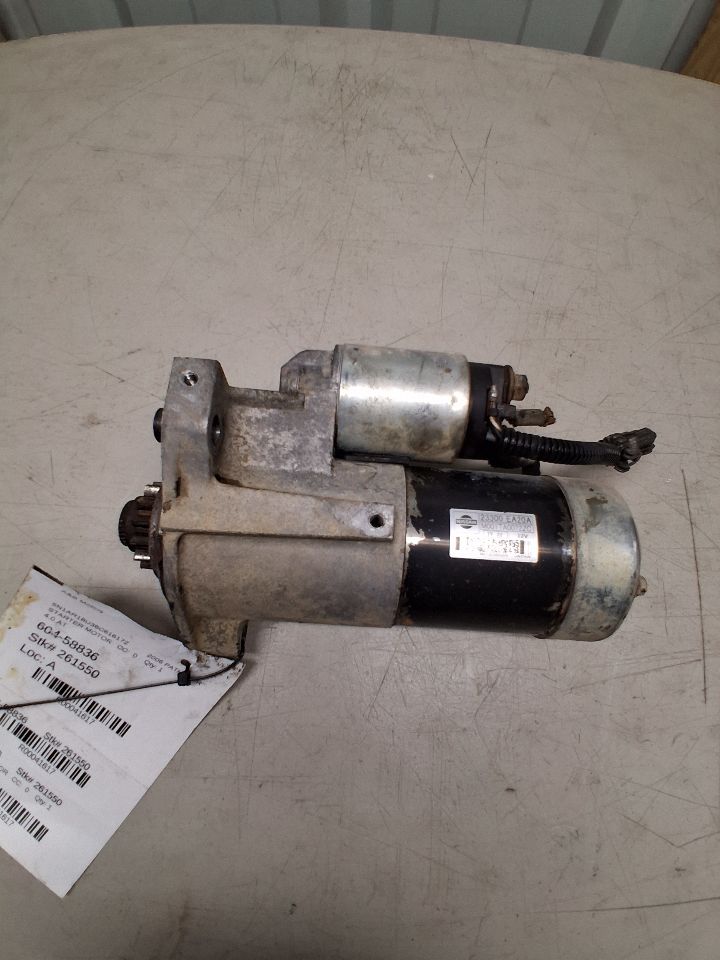 Starter Motor from a 2006 Nissan, photo 1